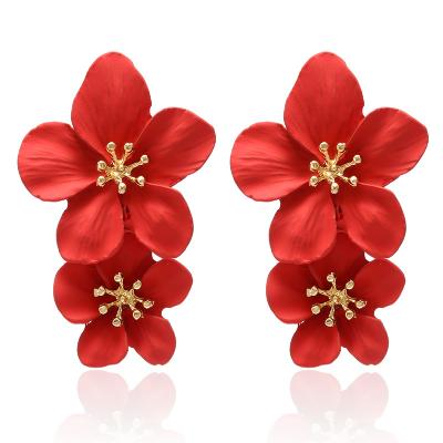 China Daily Fashion Women's Long Earrings Vintage Flower Gold Color Statement Earrings For Women for sale