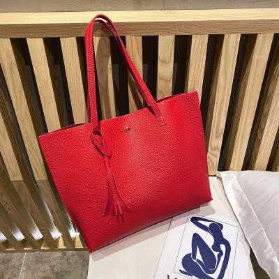 China Fashion Women's Bags New Lychee Pattern Tassel Large Shopping Bag Casual Handbag for sale