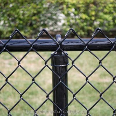 China Easily Assembled Highway PVC Coated Vinyl Chain Link Fence Galvanized Diamond Mesh Airport Woven Cyclone Wire Mesh for sale