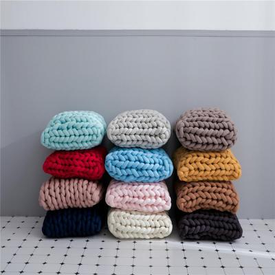 China Anti-Static Cable Knitted Knot Cushion Handmade Cushion Fashion Decorative Pillows for sale