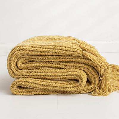 China New Arrival Modern Portable Decorative Hook YIRUIO MGE Chenille Blanket For Office for sale