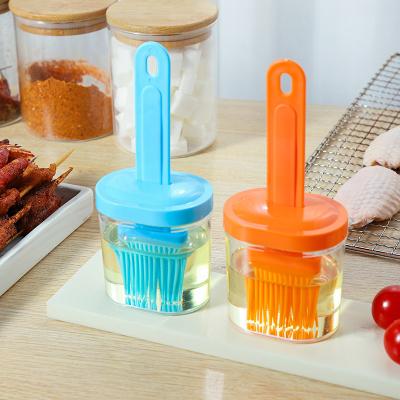 China Easily cleaned high temperature resistant silicone oil bottle brush integrated with Lid&Bottle for sale