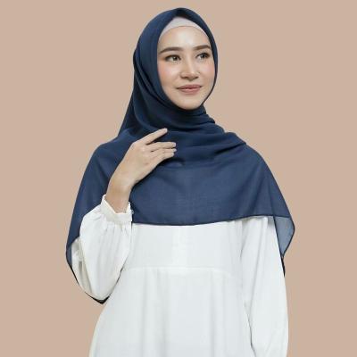 China Hot Selling Bubble Chiffon Hijab Shawl Malaysia Plain Square Scarf 115 cm Indonesia Muslim Oversized Bubble Chiffon Hijab Shawl for sale