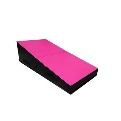 China PVC Leather + EPE Cotton Gym Exercise Folding Mat Fitness Equipment Foldable Training Mat for sale