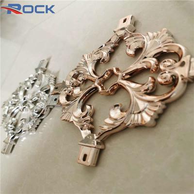 China Rose Gold Luxe Stijl Glanzend Oppervlak PVC Raam Georgische Bar Decoratieve Bloemen Te koop