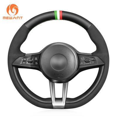 China Alfa Romeo Giulia Quadrifoglio Stelvio 2017-2019 Cubierta del volante de cuero suedo en venta