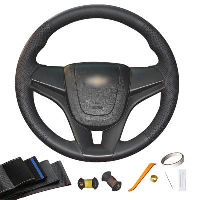 China Acessórios de automóveis Preto Couro Artificial Preto DIY Cobertura do volante Para Chevrolet Orlando 2010 2011 2012 2013 2014 2015 à venda