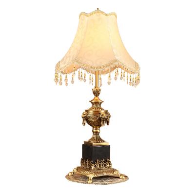 China French eye care all European retro decoration copper cloth lamp study living room table lamp table lamp for sale