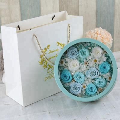 China Durable Gift Set Women's Round Preserved Flower Box Gift Item Catalog Preserved Flower Box Gift Item For Engagement Party for sale