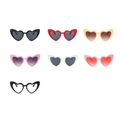 China Fashion Sunglasses Woman Man Sunglasses Posh Heart Shape Sunglasses for sale