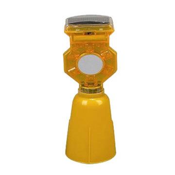 China PS shell and PE base portable post solar traffic lamp security led solar barricade flashing warning lights for sale