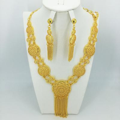 China Wholesale 18k Gold Dubai Ethnic Jewelry Sets African Fashion Necklace Gold Jewelry Women Accessories Jewelry Sets for sale