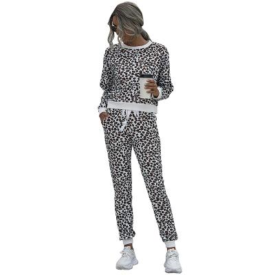 China QUICK DRY Women Leopard Print Tie Dye Pockets 2 Piece Long Pajamas V-Neck Sleeve Drawstring Pants Pockets Set Lounge Sleepwear for sale