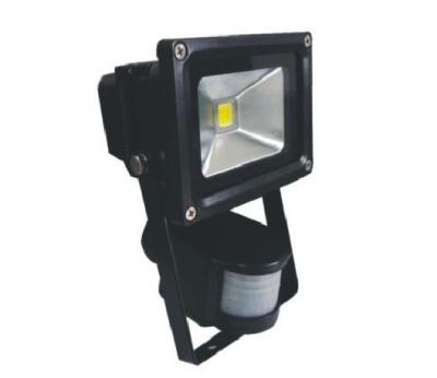 China 30W 50W IP65 LED Aluminum Rechargeable Battery Powered Outdoor Portable Floodlight for sale