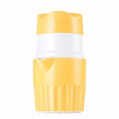 China Sustainable Portable Hand Squeezer Plastic Manual for sale