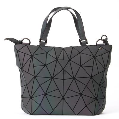 China 2021 Women Messenger Casual Beach Bag Fashion Shoulder Bag Geometric Backpack New for sale