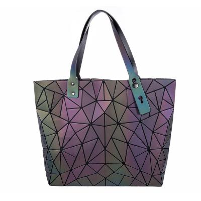 China 2021 Lady Women Tote Bag Luxury Exquisite Large Capacity Geometric Luminous Handbag for sale