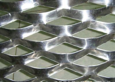 Chine Le métal augmenté décoratif en aluminium lambrisse la maille de diamant pour le plafond à vendre