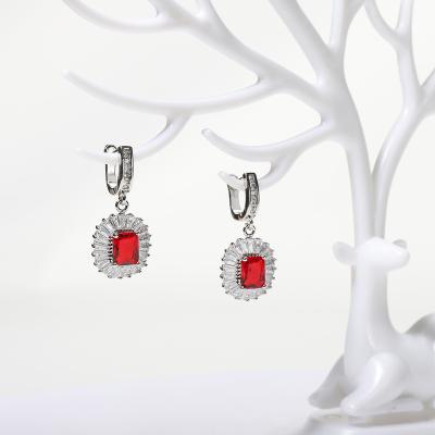 China High Quality FASHIONABLE Cheap Customize Crystal Zircon Valentines Earrings For Women for sale