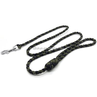 China Wholesale Bottle Dog Large and Little Dog Hand Knitting Green Paracord Dog Leash for sale