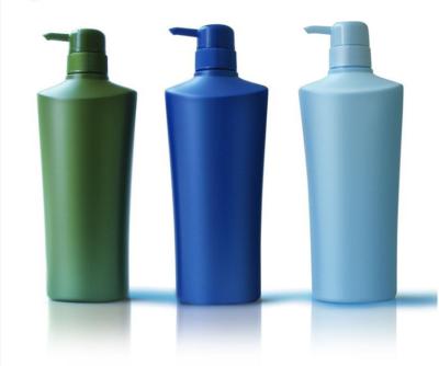 China BEAUTY PACKAGING In Stock Plastic Bottles Shampoo And Shower Gel Wash Bottles HDPE Blue 520ml/Green Cosmetics Pump Bottle for sale