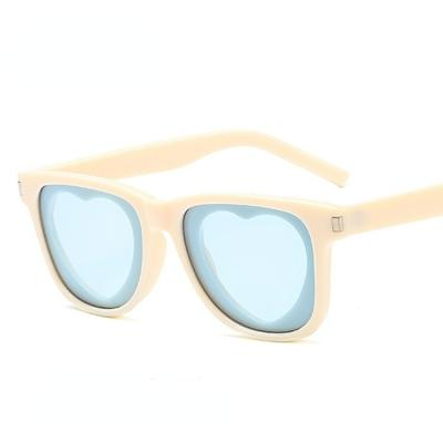 China New Fashion Heart Shape Sun Glasses Women's Cheap Sunglasses Glasses for sale