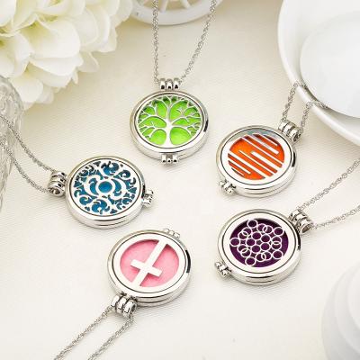 China 1necklace+5pcs felt+2glowing cheap manly long aromatherapy necklace diffuser pendant for sale