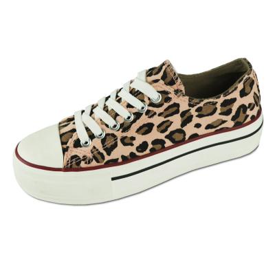 China Wholesale Anti-slippery Casual Sneaker Slip On Women's Leopard Print Flat Shoes for sale