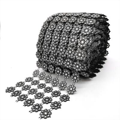 China Use With Fashion 6 Row Silver Sequin Easy Plating Plastic Rhinestone Ornament Rhinestone Flower Transfer Mesh Trim Roll for sale