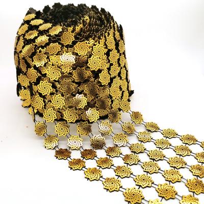 China Use With Fashion 6 Row Gold Plating Flower Shape Easy Trim Accessories Plastic Rhinestone Leaf Trim Mesh Roll for sale