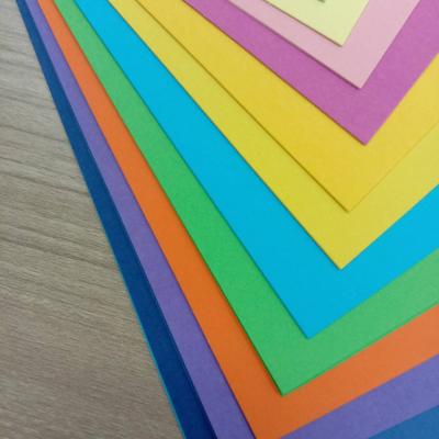 China Hot Selling Medium Color 100sheet Card Pack 180gsm A4 Card Bristol Anticurl Color Copy Paper For Craft for sale