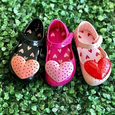 China Baby Flat Jelly Sandals Summer Toddler Kids Girl Heart Designer Shoes High Quality Cute Waterproof Summer Shoes Kids for sale