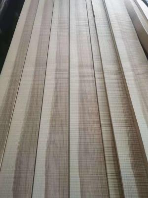 China OEM Rough Cut Veneer 8% Moisture American Ash Veneer 10cm Width for sale