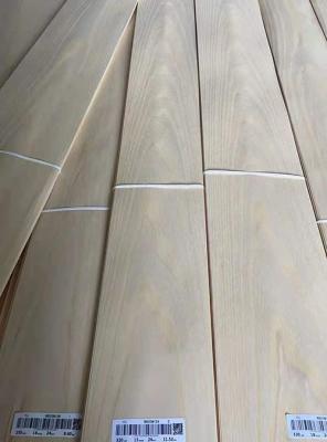 China La longitud blanca del MDF Ash Wood Veneer Flat Cut el 120cm se aplica al suelo en venta