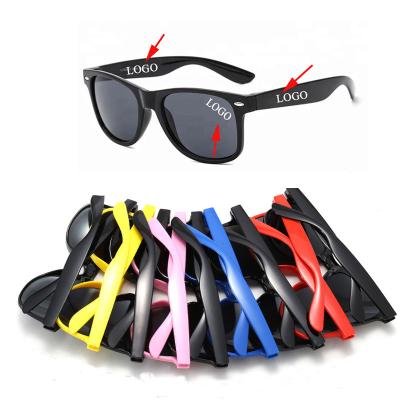 China 2022 wholesale cheap custom promotional fashion designer logo sports sun glasses PC plastic shades women men color sun glasses PC for sale