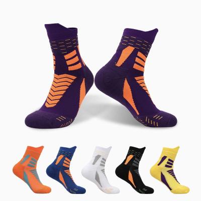 China New Arrival Contrast Color Basketball Towel Breathable Socks Absorbent Professional Fashion Bottom Sweat Sports Socks For Men for sale