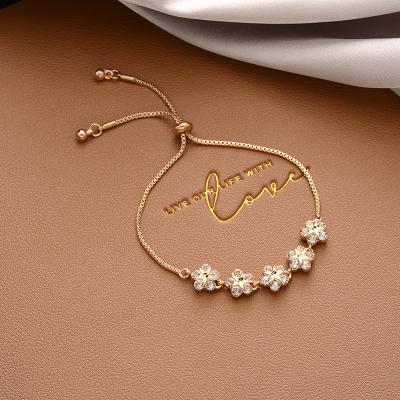 China Environmental Friendly Korean Fashion And Alloy Beautiful Micro-inlaid Zircon Snowflake Bracelet For Women for sale