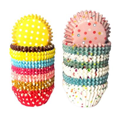 China Custom Disposable High Temperature Resistant Greaseproof Food Safe Cupcake Paper Cases Baking Cake Cups for sale