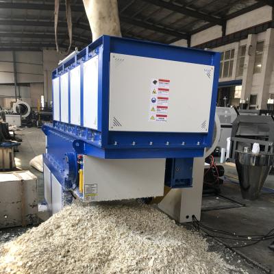 China Waste Plastic Products 800kg/h Industrial Single Shaft Shredder PE Film / Plastic Pipe Machine for sale