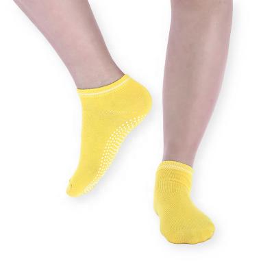 China QUICK DRY QUICK DRY Dress Slip Resistant Silicon Booties Women Cotton Jump Up Trampoline Socks for sale