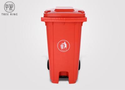 Chine Les poubelles en plastique de déchets de pied de HDPE, les poubelles colorées de déchets avec la pédale ont actionné le couvercle 120L à vendre