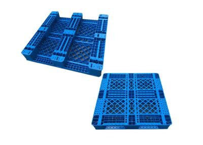 Cina Vergine pp Rackable 1111 pallet di plastica blu con 3 scivoli per il carrello elevatore degli scaffali, carico 1000Kg in vendita