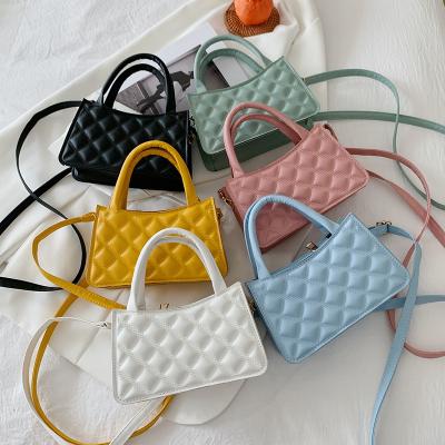 China 2021 Summer Hot Sale Woman PU Hand Bags Females Small Clips Cheap Handbags For Girls for sale