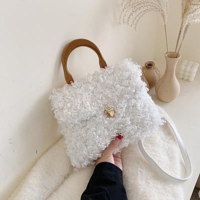 China Popular Fashion Winter Women Lady Plush Handbags Faux Fur Handbags Females Purses for sale