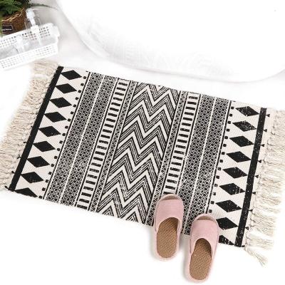 China Factory Wholesale Soft Customized Cotton Saving Practical Cotton Woven Tassel Floor Mat For Household for sale