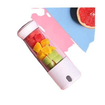 China Hot Selling Car Portable Juicer Easy To Clean 300ml Juicer For Personal for sale