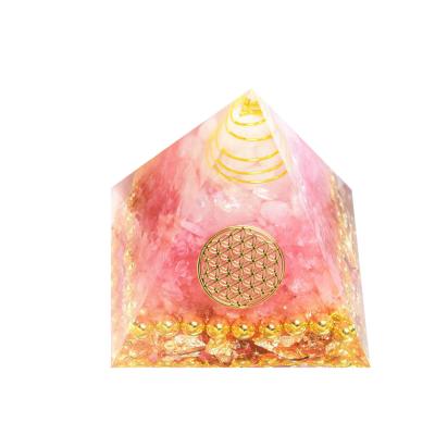 China Donghai Orgone Pyramid Healing Stones Orgonite Seven Chakras Crystal Pyramid Gravel Energy Amplifier For Meditation Purification for sale