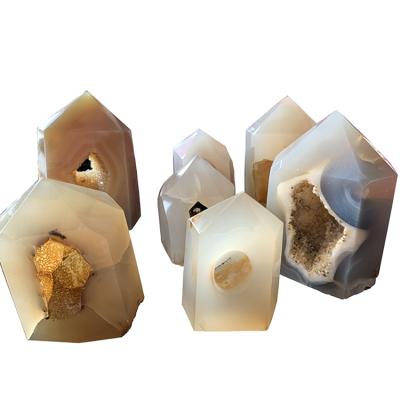 China Donghai wholesale natural clear gagte chunk polished agate geode tower beautiful agate stone for home decoration and Fengshui for sale