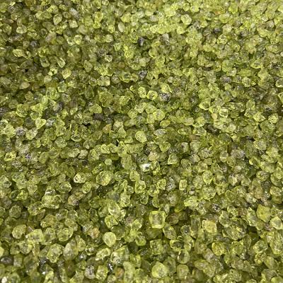 China Wholesale Natural Peridot Gravel Stone from Donghai Crystal Peridot Tumbled Stones Unpolished for Healing for sale