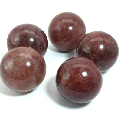 China Wholesale Europe Natural Crystal Sphere Love Healing Energy Stones Strawberry Quartz Ball for sale